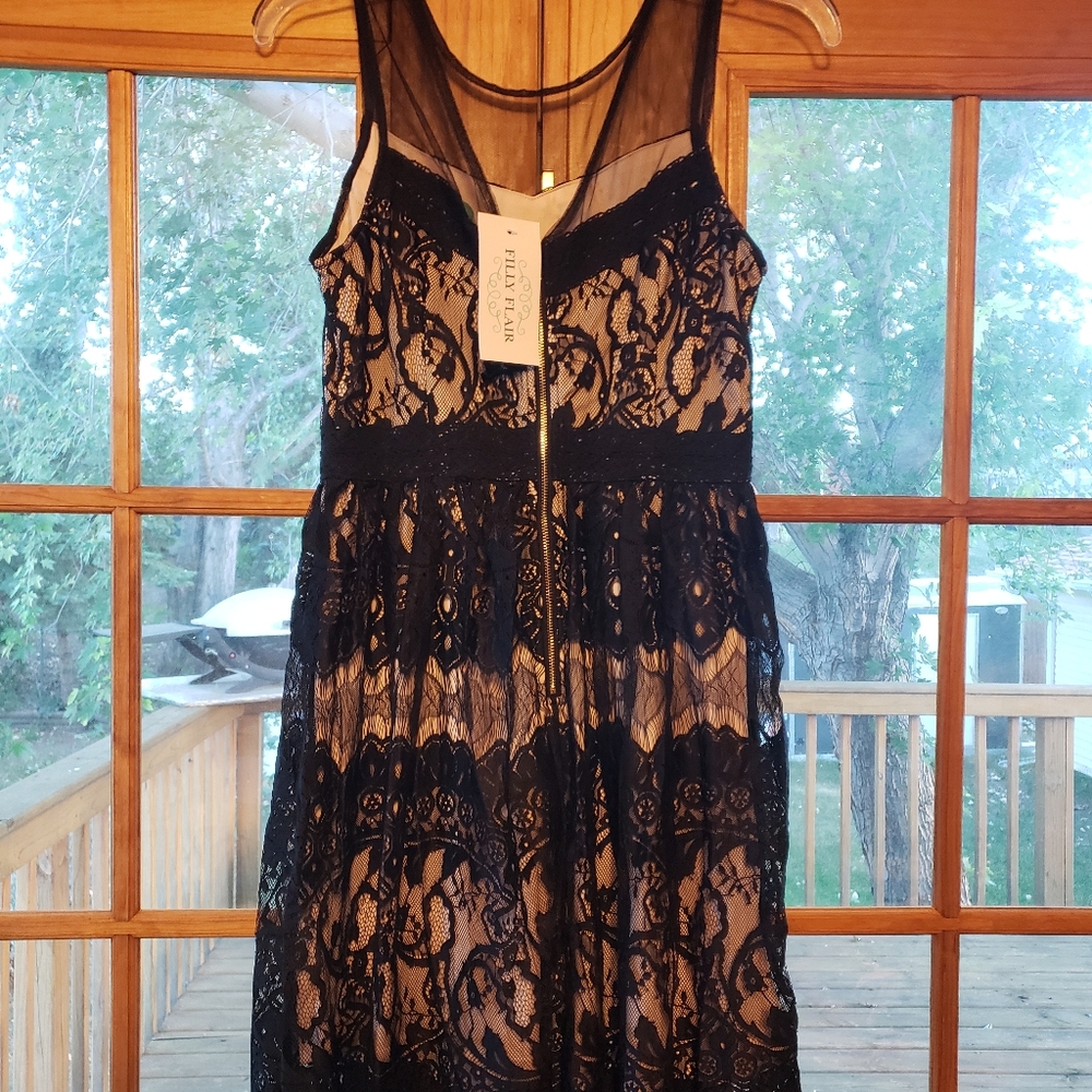 Dress - Picture 4 of 4